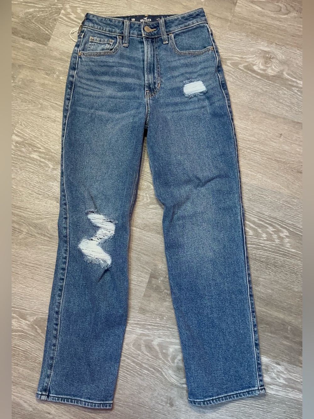Hollister Ultra High-Rise Vintage Straight Distressed Women’s Jeans - Blue